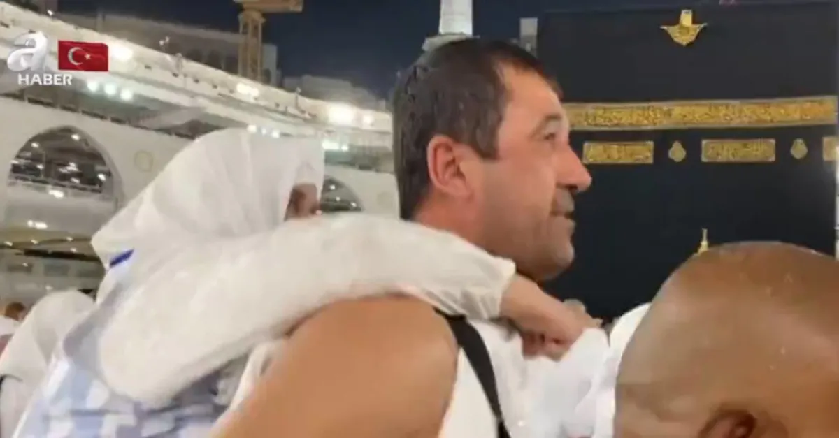 Annesini sırtına aldı Kabe’yi tavaf etti