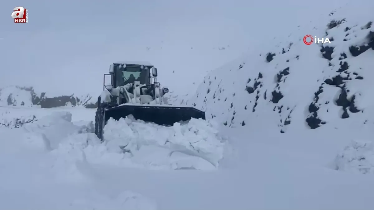 Kar yolları kapattı beyaz esaret başladı