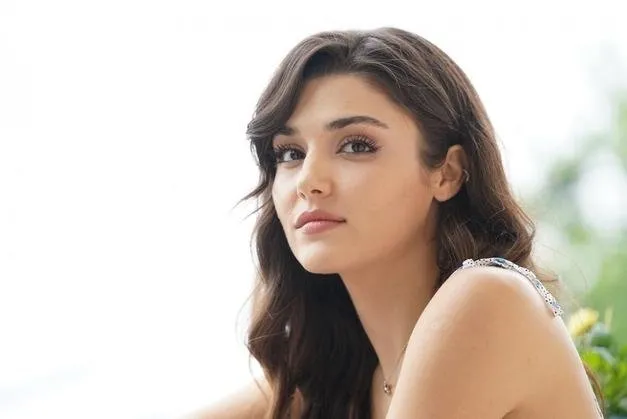 hande ercel makyajsiz haliyle sosyal medyayi salladi