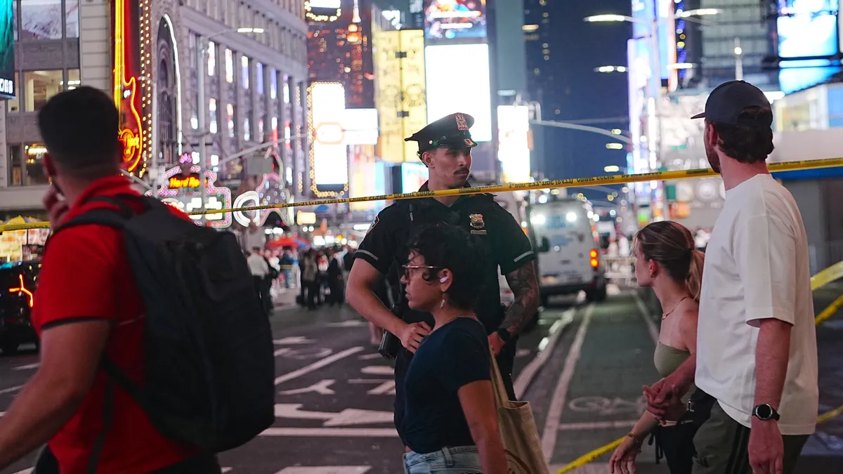 New York'ta dehşet! Tımes Meydanı'nda bıçaklı saldırı: Bank of America müdürü öldü