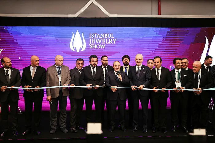 turkiyenin-yillik-altin-imalati-ne-kadar-sanayi-ve-teknoloji-bakani-mustafa-varank-acikladi-1665069644840.jpg Türkiye'nin yıllık altın imalatı ne kadar? Sanayi ve Teknoloji Bakanı Mustafa Varank açıkladı - 2