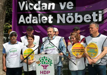 HDP’lilerin eylem yaptığı Yoğurtçu Parkı’nda ajanlar cirit atıyor
