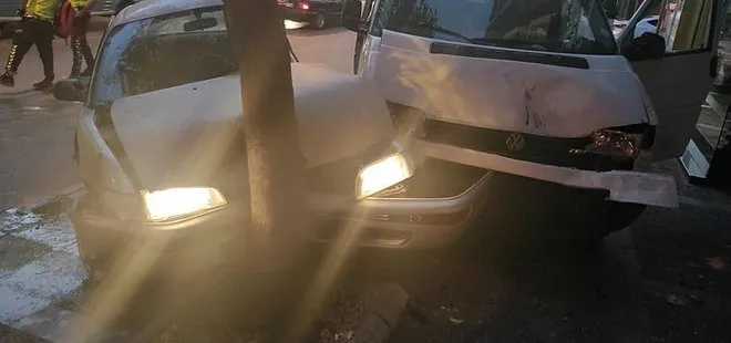 İzmir’de minibüsün otomobile çarptığı kazada 1 kişi öldü