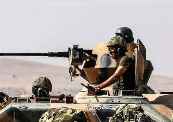 DEAŞ tanksavar ile saldırdı: 3 asker yaralı