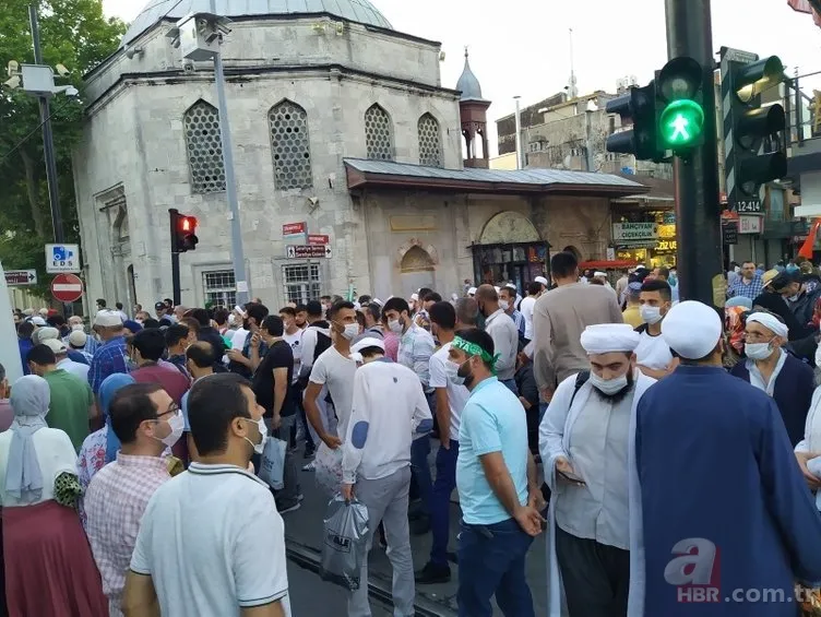 Ayasofya Camii heyecanı sabah kadar uyutmadı! Binlerce kişi toplandı 3