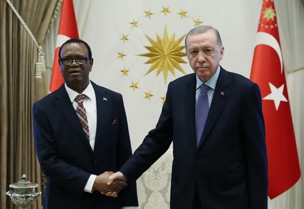 baskan-erdogana-buyukelcilerden-guven-mektubu-1706624638035.jpeg Başkan Erdoğan'a büyükelçilerden güven mektubu! Tek tek kabul etti - 2