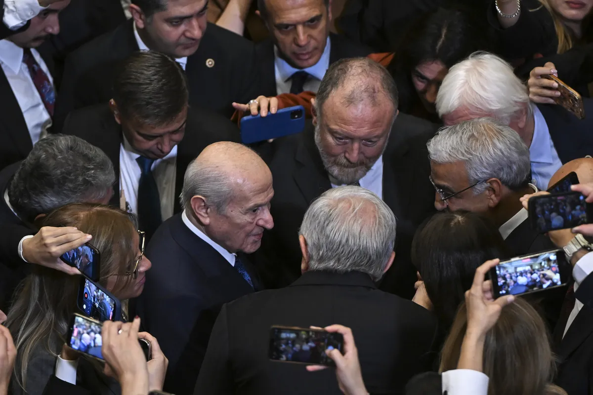 mhp-lideri-devlet-bahceliden-fon-tartismalarina-sert-tepki-bakanlari-suclamak-siyasete-ihanettir-1791628681121.jpg MHP lideri Devlet Bahçeli'den fon tartışmalarına sert tepki: Bakanları suçlamak siyasete ihanettir - 2