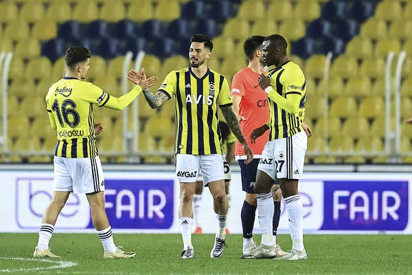 Fenerbahçe’nin zirve aşkı sürüyor! Fenerbahçe 3-2 Kasımpaşa MAÇ SONUCU-ÖZET