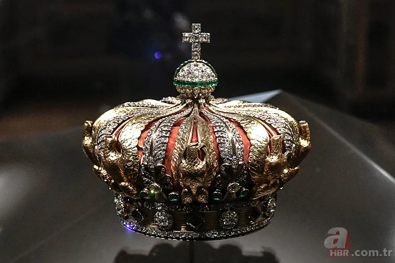 Louvre müzesi nasıl soyuldu? Film sahnelerini aratmayan 7 dakikalık soygun! 2