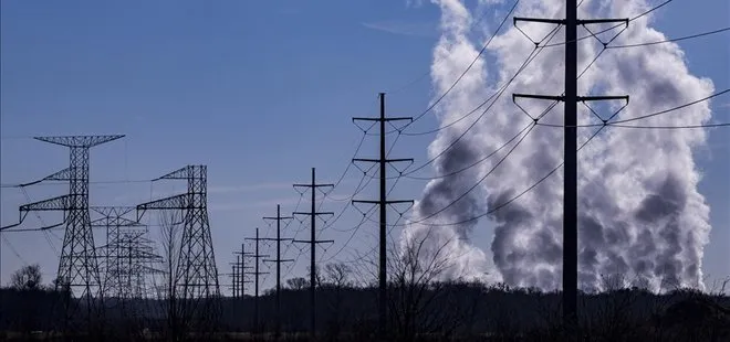 ABD’de 160 bin kişi elektriksiz kaldı! Texas şiddetli fırtınaya teslim oldu