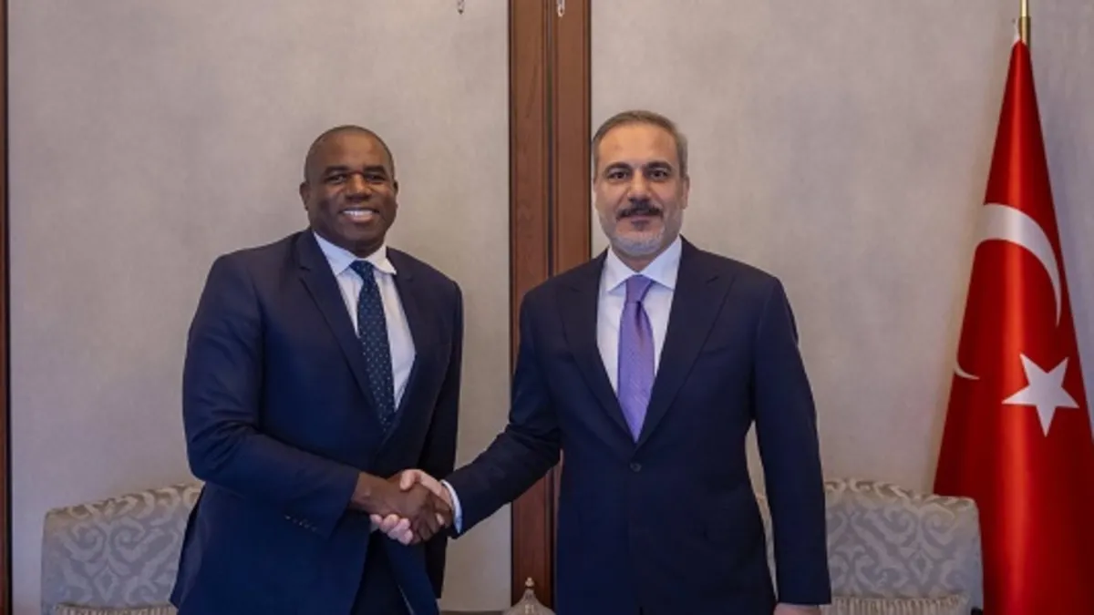 Türkiye ile İngiltere arasında kritik temas! Bakan Fidan'dan telefon...