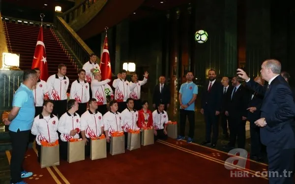 Erdoğan'dan anlamlı kabul 2