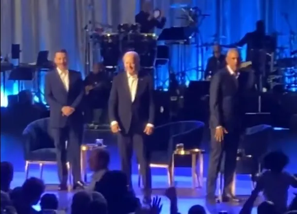 ABD Başkanı yine dondu! Biden’ın halini gören Obama imdadına yetişti