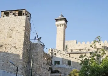 İsrail, Harem-i İbrahim Camii'nde 128 vakit ezanı okutmadı