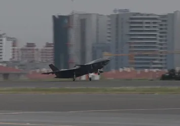 KIZILELMA Teknofest 2023’e katılmak için Atatürk Havalimanı’na geldi