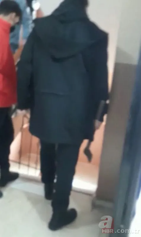 Korku dolu anlar! Okula baltalı baskın! Öğrenciler büyük korku yaşadı 2