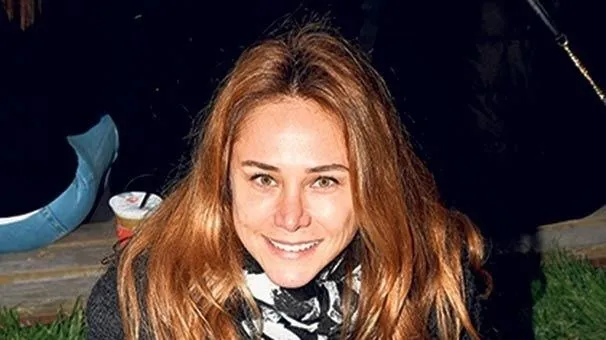 hulya avsar in makyajsiz fotografi sosyal medyayi salladi