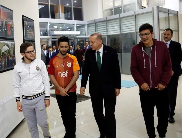 baskan-recep-tayyip-erdogandan-son-dakika-19-mayis-aciklamasi-inaniyorum-ki-genclerimiz-devraldiklari-bayragi-ileri-tasiyacak-1621359948788.jpg Başkan Recep Tayyip Erdoğan'dan son dakika 19 Mayıs açıklaması! "İnanıyorum ki gençlerimiz devraldıkları bayrağı ileri taşıyacak" - 4