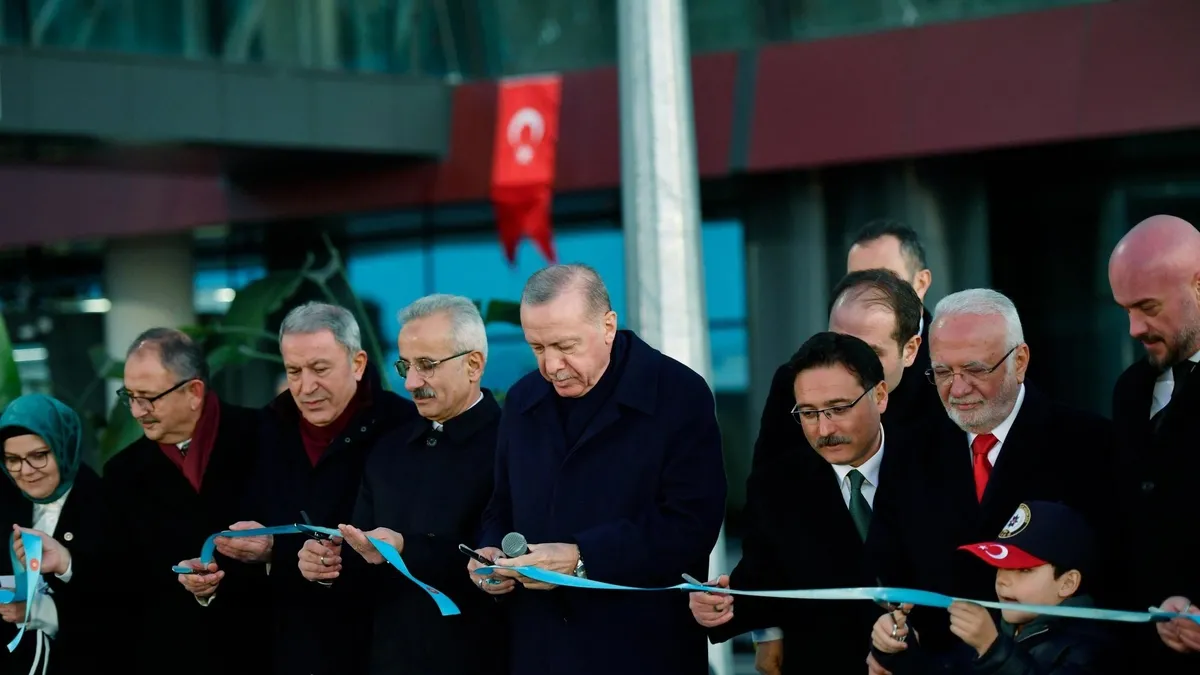 Başkan Erdoğan Kayseri Havalimanı yeni terminal binası mütemmimleri ile apron projesi açılışına katıldı