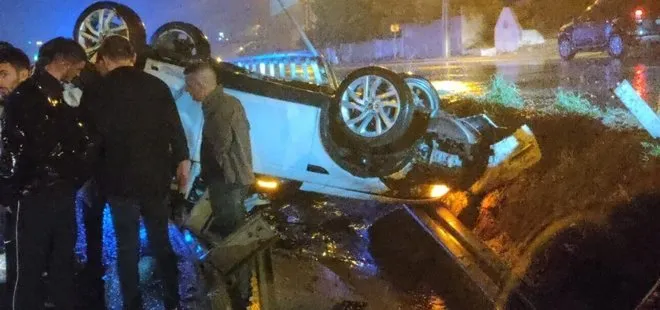 Edirne'de virajı alamayan otomobil bariyerlere çarptı: 3 yaralı