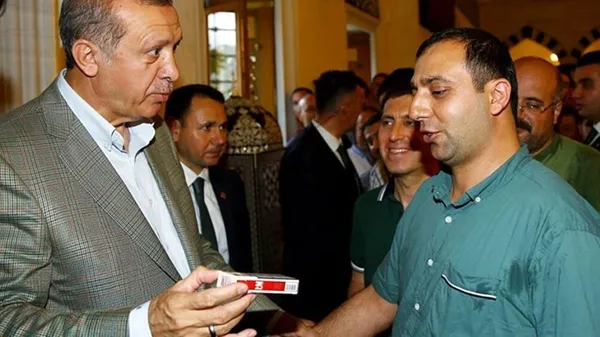 Kimlere sigarayı bıraktırmadı ki! Başkan Erdoğan’ın ’bırakmaz sözü’ aldığı tam 215 paket | Beştepe’de sergileniyor