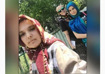 Demet Akalın'dan türbe ziyareti
