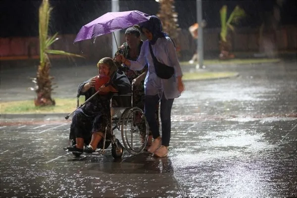Meteoroloji İstanbul ve birçok ili saat verip uyardı! Doğu Anadolu'da sıcaklık eksileri gördü | Soğuk hava dalgası yurda giriş yaptı - 10