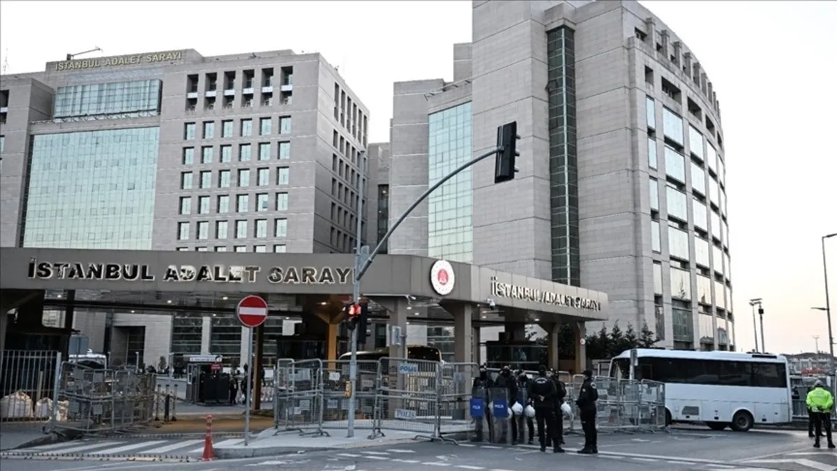 İBB'ye yolsuzluk soruşturması! 14 kişiye ait 12 şirkete el konuldu