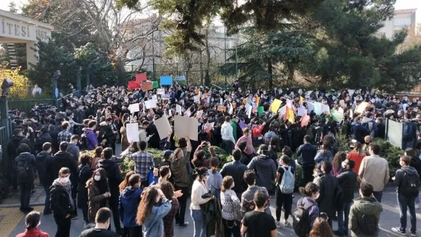 bogazici-universitesinde-gozaltina-alinanlarin-79u-teror-orgutu-uyesi-cikti-icisleri-bakani-suleyman-soylu-duyurdu-1612289691067.jpg Boğaziçi Üniversitesi'nde gözaltına alınanların 79'u terör örgütü üyesi çıktı! İçişleri Bakanı Süleyman Soylu duyurdu - 1