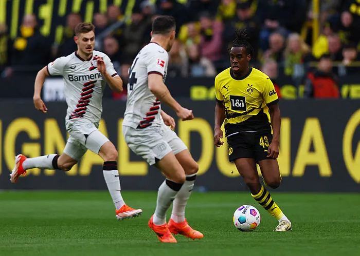 Bundesliga’da şampiyonluğu garantileyen Leverkusen, Dortmund ile 1-1 berabere kaldı