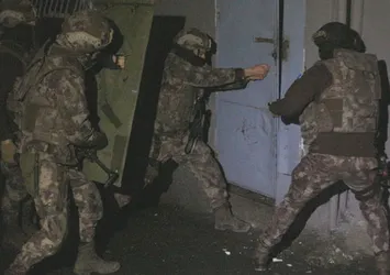 İstanbul'da eş zamanlı şafak operasyonu