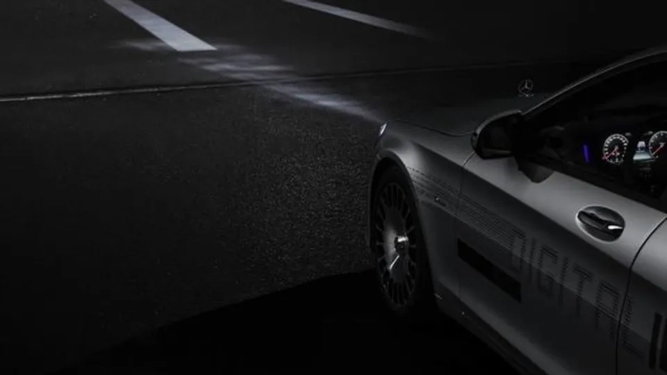 Mercedes'in akıllı farı yollara çıkıyor!