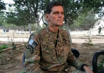 General Joseph Votel FETÖ'cülerin de müttefiki PYD'nin de