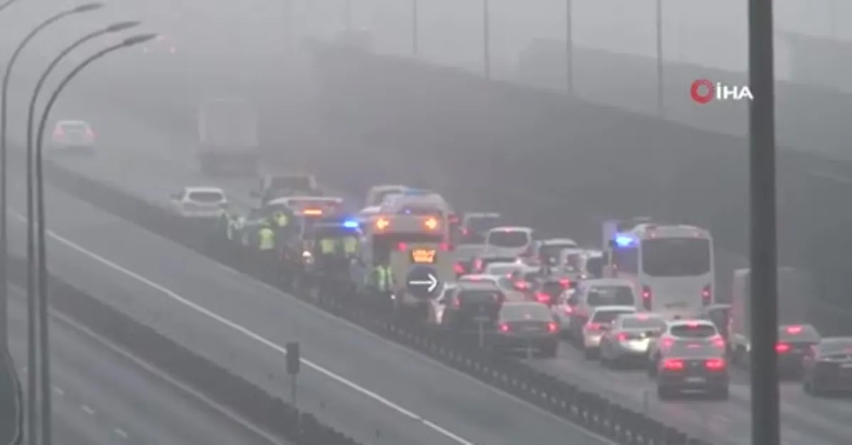 Son dakika: İstanbul'da sis kazaya neden oldu |Video