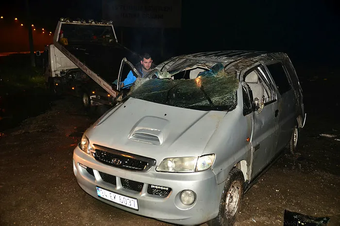 Son dakika: Samsun’da minibüs takla attı: 3 yaralı - 2