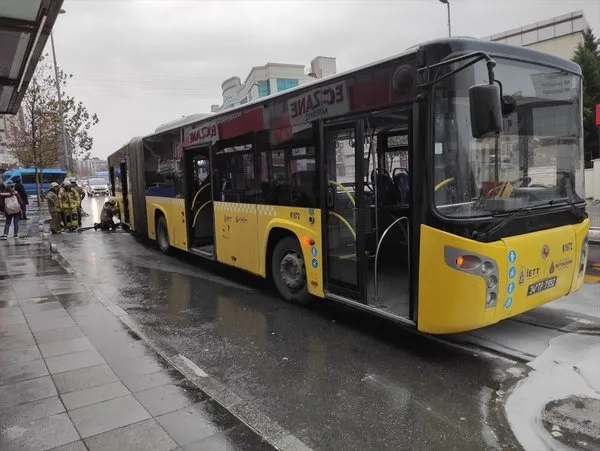 İstanbul'da sıradanlaşan görüntüler! Boş otobüs arazı yaptı - 4
