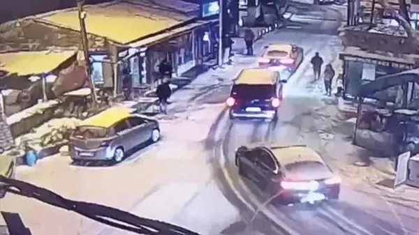 Ekrem İmamoğlu köşeye sıkıştı! ’Büyükelçiyle balık zirvesi’ni soran genci azarladı