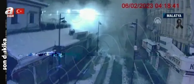 iste-77lik-ve-76lik-deprem-anlari-panik-korku-ve-yikim-1676449859446.jpg İşte 7,7’lik ve 7,6’lık deprem anları! Panik-korku ve yıkım - 1