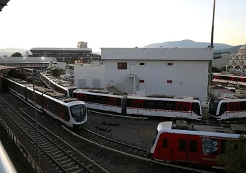 İzmir'de metro ve tramvay işçileri grevde! Ulaşımda şalterler indi vatandaş CHP'li belediye ve Tunç Soyer'e öfke kustu