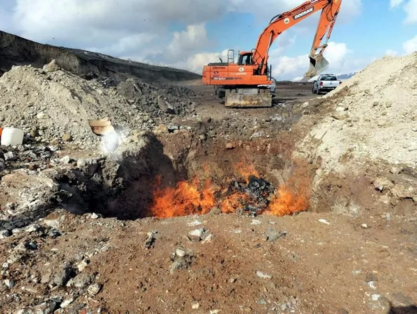 son-kullanma-tarihi-gecmis-tavuklari-satacaklardi-4-ton-720-kilo-urun-imha-edildi-1613838291858.jpg Son kullanma tarihi geçmiş tavukları satacaklardı! 4 ton 720 kilo ürün imha edildi - 2
