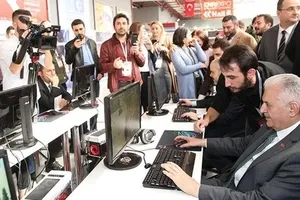 Binali Yıldırım PUBG oynadı: Torunlar oynuyor ama öğretmiyor dedi