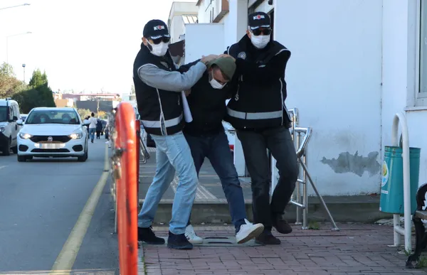 1639298931299.jpg Adana’dan Ukrayna’ya film gibi operasyon: Kırmızı bültenle aranan 'Tabut Ali' yakalandı - 1