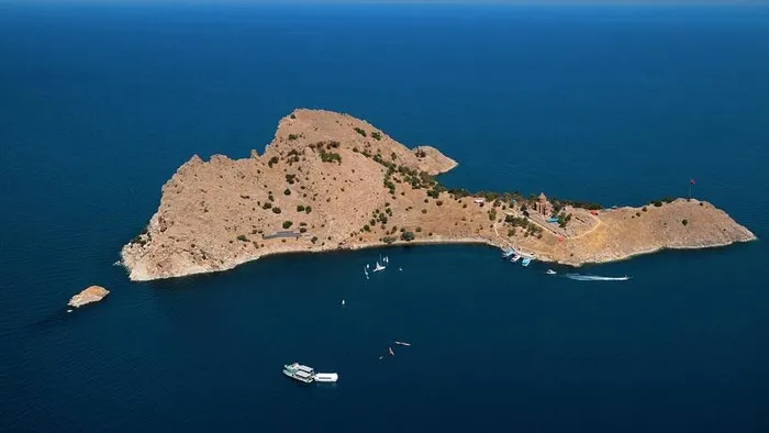 kibris-adasi-icin-tarih-belli-oldu-taraflar-15-ekimde-bir-araya-gelecek-1727985068530.jpg Kıbrıs Adası için tarih belli oldu! Taraflar 15 Ekim'de bir araya gelecek - 1