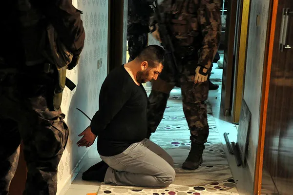 Son dakika: Ankara’da dev operasyon: Örgüt liderinin FETÖ/PDY ile ilişkisi ortaya çıktı