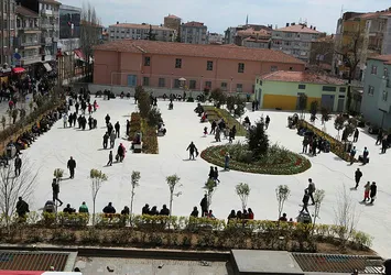İstanbul'da 3 meydanın adı değiştirildi