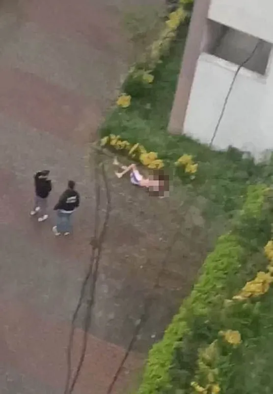 1714635077005.jpg Uyuşturucu satıcısı polisi görünce 5.kattan aşağıya atladı! Bir şüpheli daha gözaltında... - 1