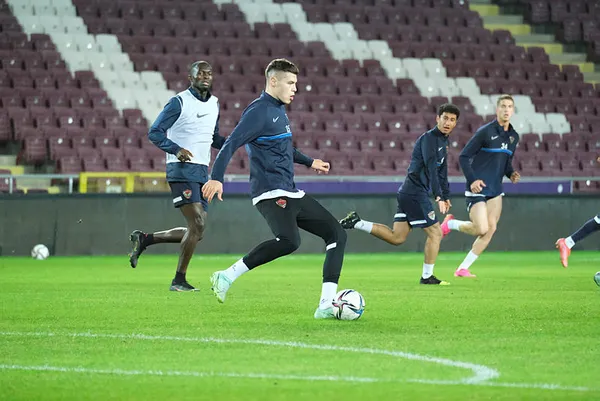 Trabzonspor Yunan yıldızın peşinde! Yönetim tüm şartları zorluyor