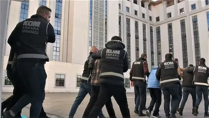 Ayhan Bora Kaplan soruşturmasında flaş gelişme! Açığa alınan polis müdürlerine operasyon! Soruşturma genişliyor