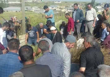 Minik Leyla Ağrı'da toprağa verildi