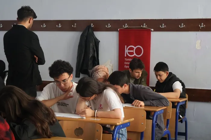 1715341185322.jpeg Türkiye Entelektüel Oyunları Liseler Arası Bilgi Yarışması'nda finale kalan öğrenciler belli oldu - 5